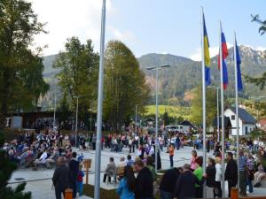 Utrinki otvoritve Trga olimpijcev Mojstrana 5